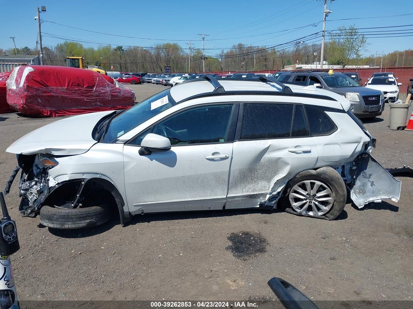 2022 TOYOTA COROLLA CROSS LE - 7MUCAABG1NV019614