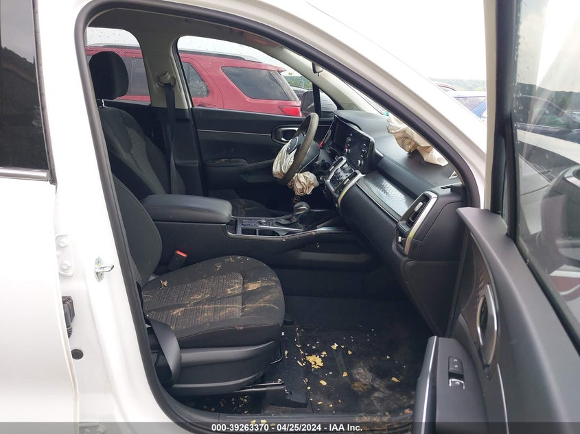 VIN 5XYRG4LC4PG172634 2023 KIA SORENTO LX