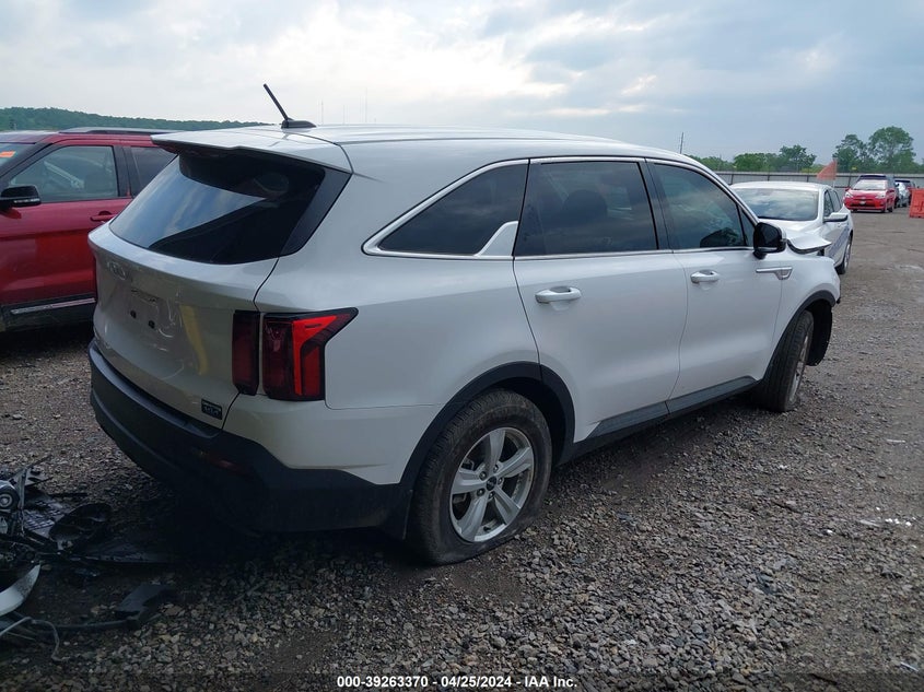 VIN 5XYRG4LC4PG172634 2023 KIA SORENTO LX