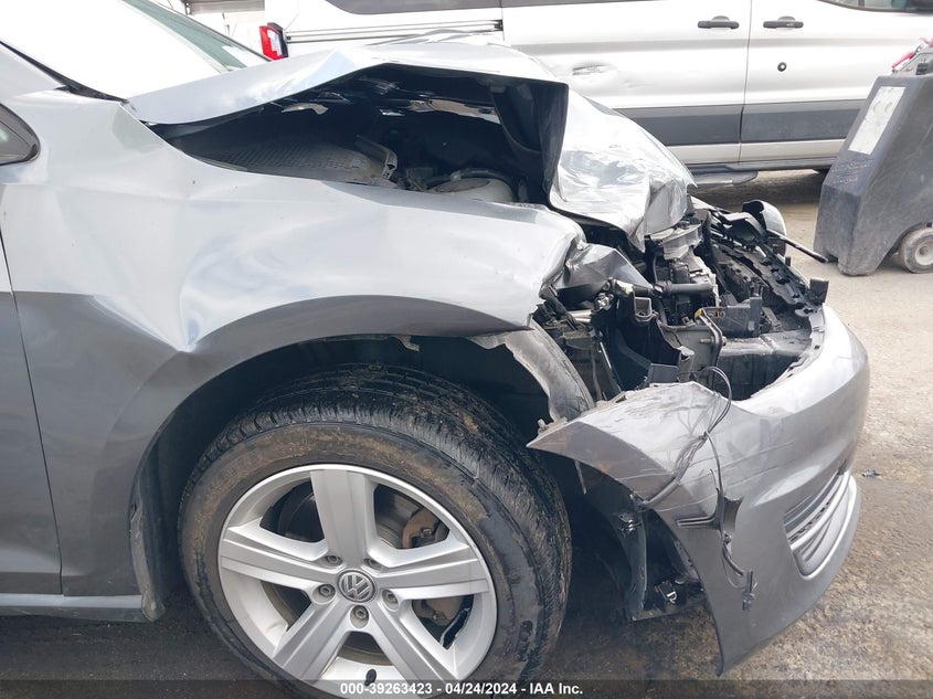 2015 VOLKSWAGEN GOLF SPORTWAGEN TDI S 4-DOOR - 3VWCA7AU5FM519049