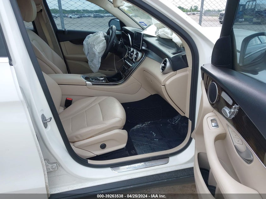 2019 Mercedes-Benz Glc 300 VIN: WDC0G4JB2KV171075 Lot: 39263538