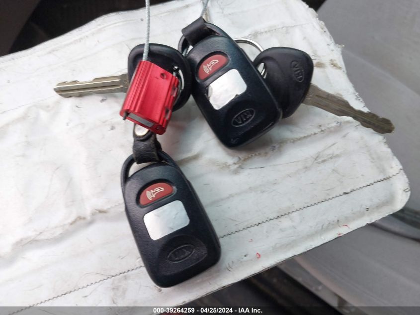 2009 Kia Optima Lx VIN: KNAGE228895323255 Lot: 39264259