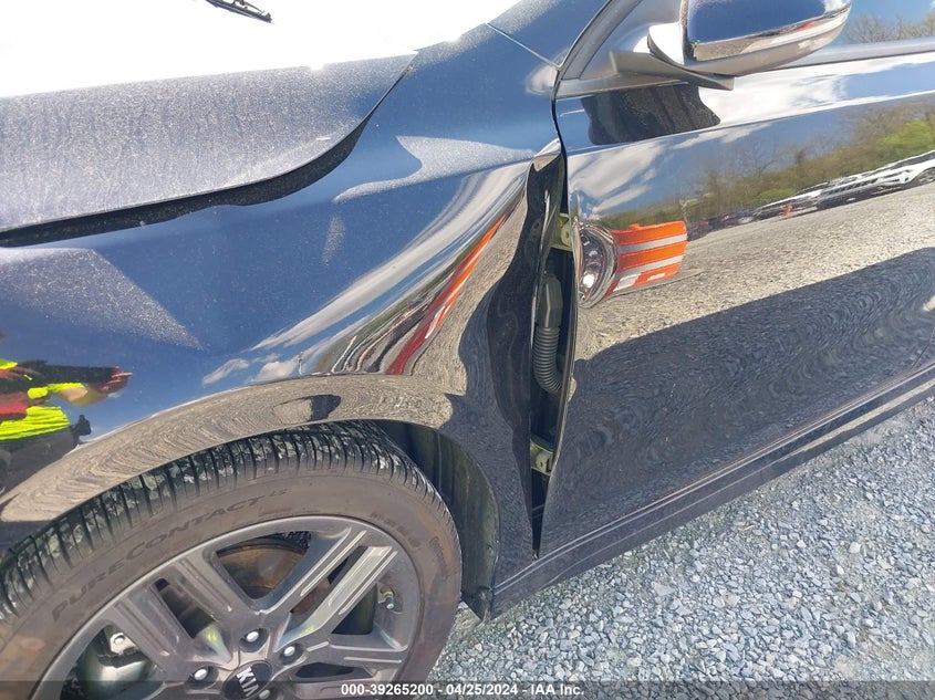 VIN 3KPF34AD1ME364998 2021 KIA FORTE GT LINE