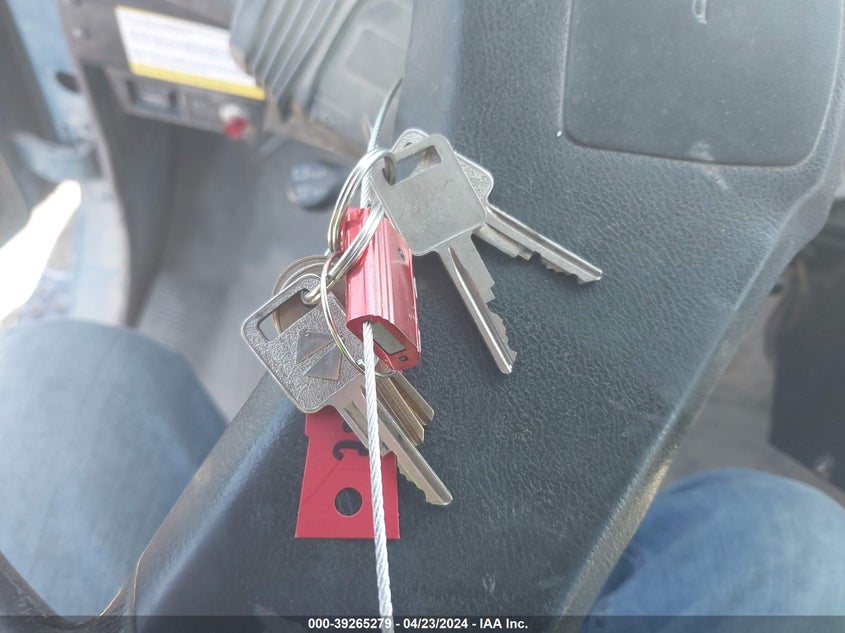 2001 International 2000 2554 VIN: 1HTGCADT51H393337 Lot: 39265279