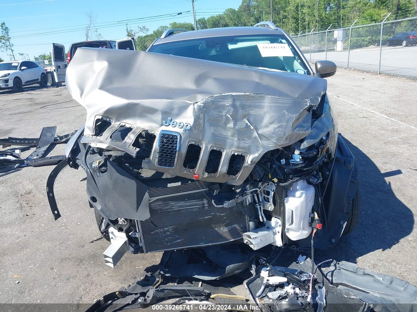 VIN 1C4PJLCB3MD130492 2021 JEEP CHEROKEE LATITUDE FWD