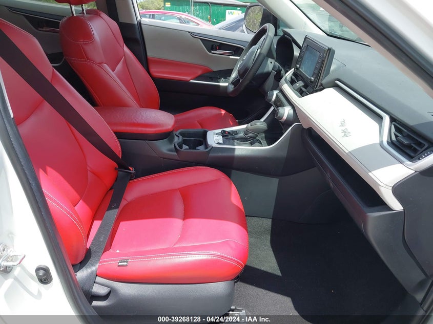 2019 TOYOTA RAV4 XLE - 2T3W1RFV4KC031508