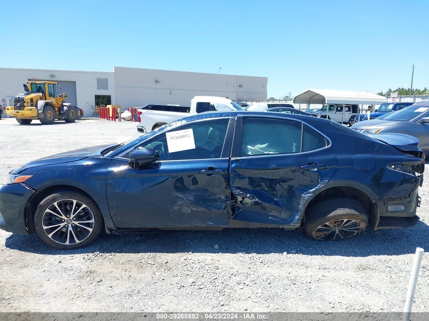 2018 TOYOTA CAMRY SE - 4T1B11HK5JU621466