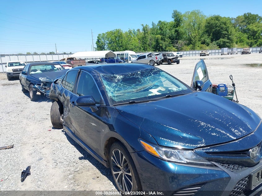 2018 TOYOTA CAMRY SE - 4T1B11HK5JU621466