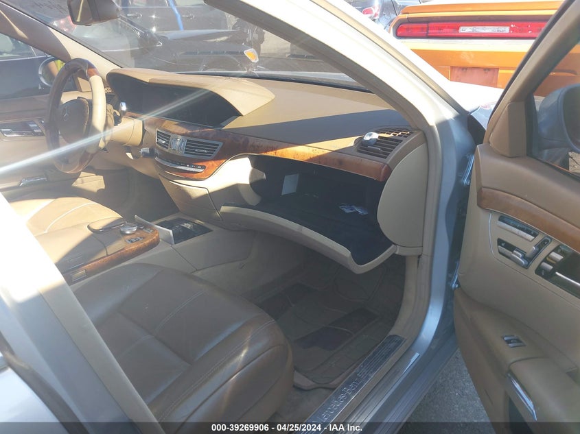 2007 Mercedes-Benz S 550 VIN: WDDNG71XX7A017002 Lot: 39269906