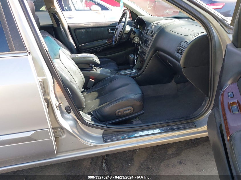 2000 Infiniti I30 Luxury/Touring VIN: JNKCA31A0YT204776 Lot: 39270248