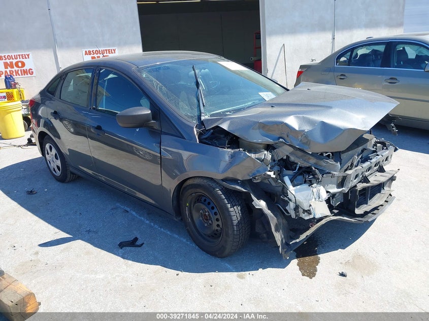 VIN 1FADP3E28JL318575 2018 FORD FOCUS S