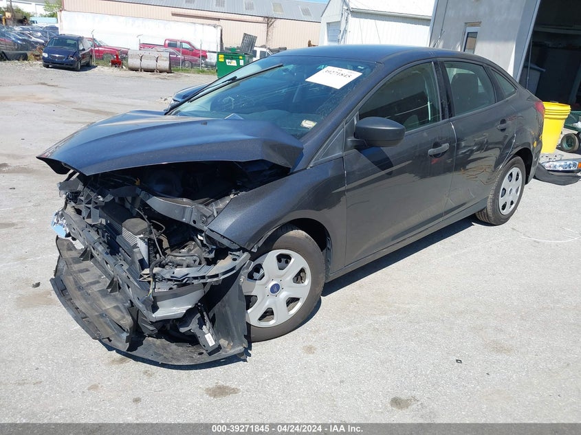 VIN 1FADP3E28JL318575 2018 FORD FOCUS S