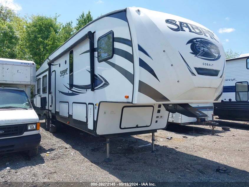 FORE SABRE 2018. Lot# 39272145. VIN 4X4FSRM22JR001176. Photo 1