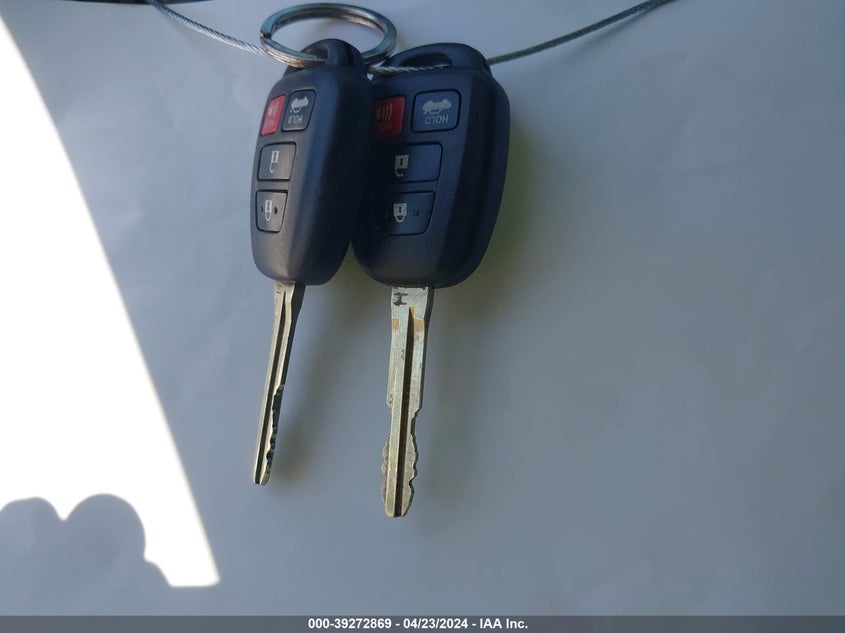 2015 TOYOTA COROLLA S PLUS - 5YFBURHE7FP284291