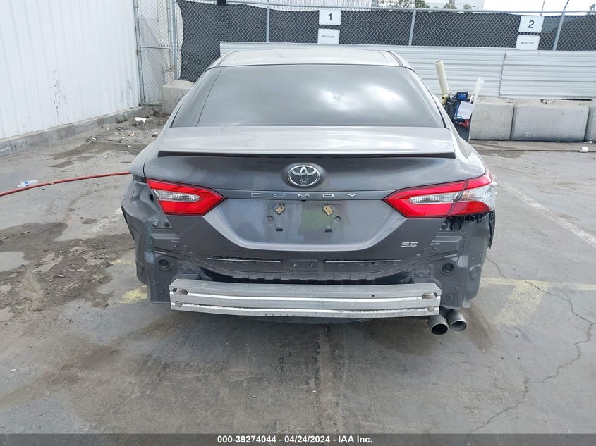 2018 TOYOTA CAMRY SE - 4T1B11HK6JU623498