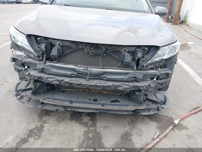 2018 TOYOTA CAMRY SE - 4T1B11HK6JU623498