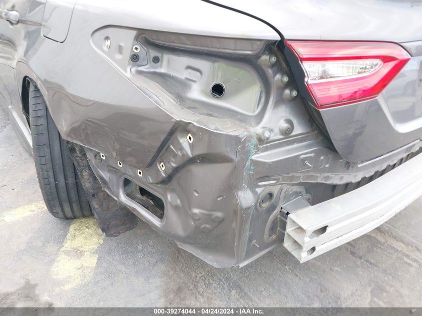 2018 TOYOTA CAMRY SE - 4T1B11HK6JU623498