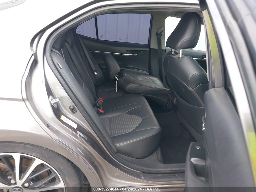 2018 TOYOTA CAMRY SE - 4T1B11HK6JU623498