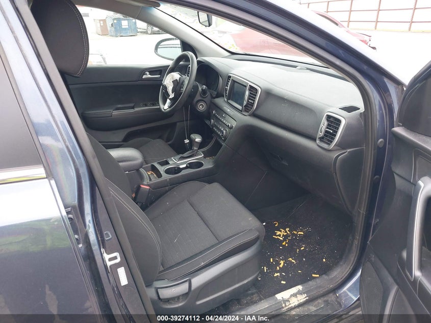 VIN KNDPMCAC9J7421947 2018 KIA SPORTAGE LX