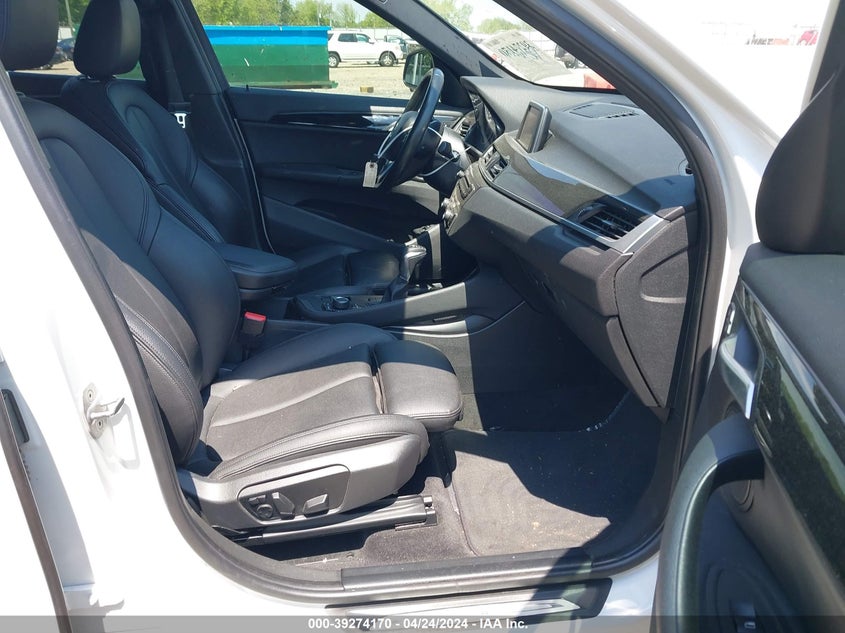 2018 BMW X1 Sdrive28I VIN: WBXHU7C33J5H40741 Lot: 39274170