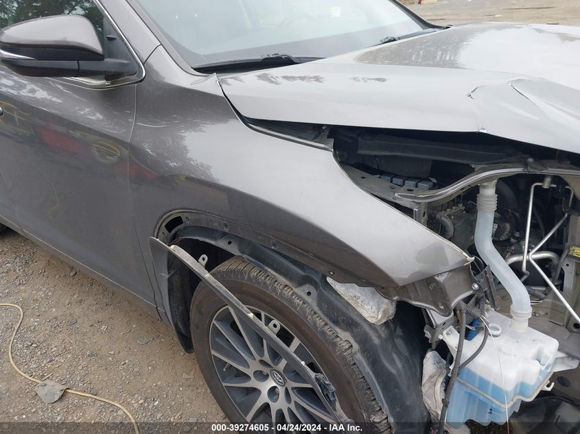 2017 TOYOTA HIGHLANDER SE - 5TDJZRFHXHS469732