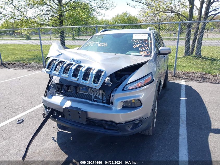 2017 Jeep Cherokee Latitude 4X4 VIN: 1C4PJMCSXHW588093 Lot: 39274656