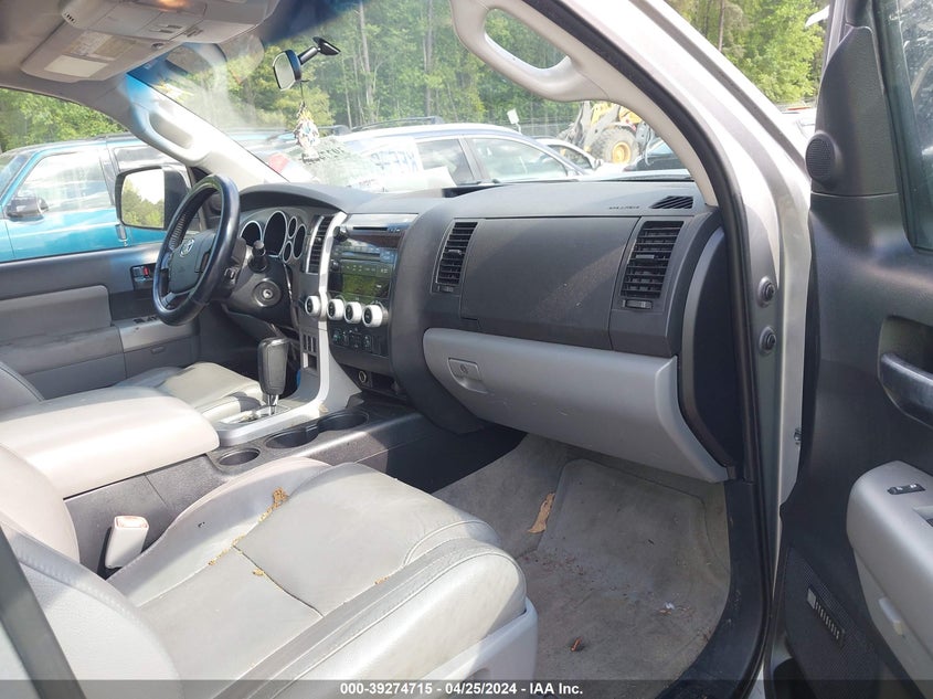 2008 Toyota Sequoia Sr5 5.7L V8 VIN: 5TDBY64A08S020409 Lot: 39274715