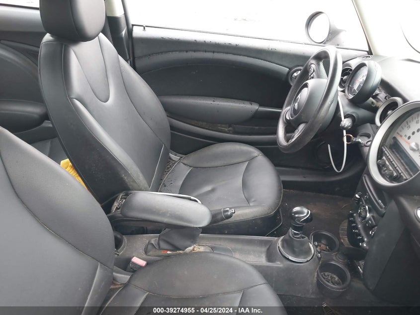 2013 Mini Hardtop Cooper VIN: WMWSU3C58DT686666 Lot: 39274955