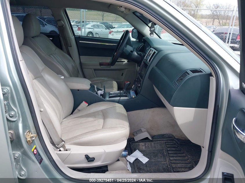 2006 Chrysler 300C VIN: 2C3LA63H86H130034 Lot: 39275451