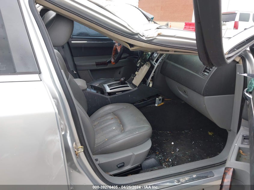 2005 Chrysler 300C VIN: 2C3JA63H05H668281 Lot: 39276405