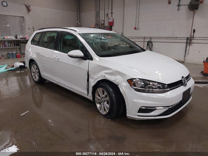 2018 VOLKSWAGEN GOLF SPORTWAGEN TSI S - 3VW217AU2JM765643