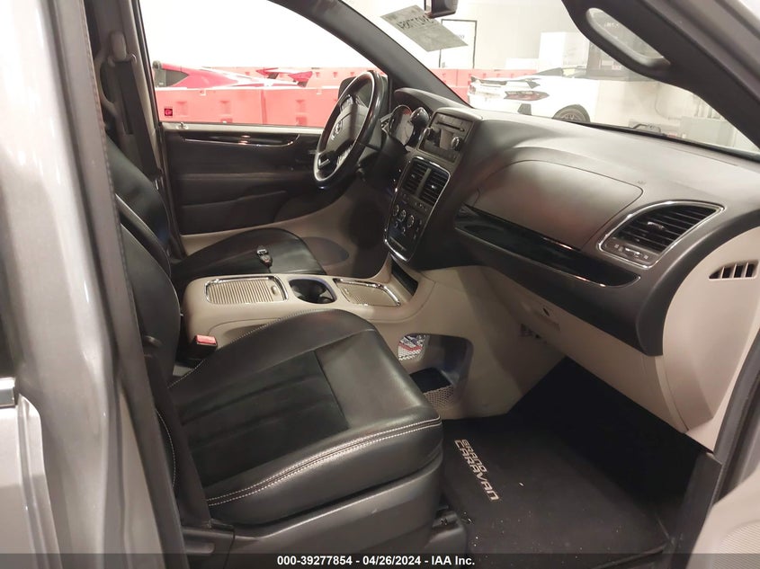 VIN 2C4RDGCG7HR603896 2017 DODGE GRAND CARAVAN SXT