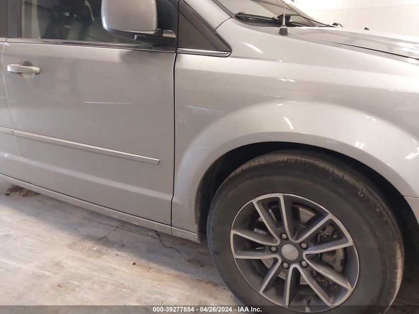 VIN 2C4RDGCG7HR603896 2017 DODGE GRAND CARAVAN SXT