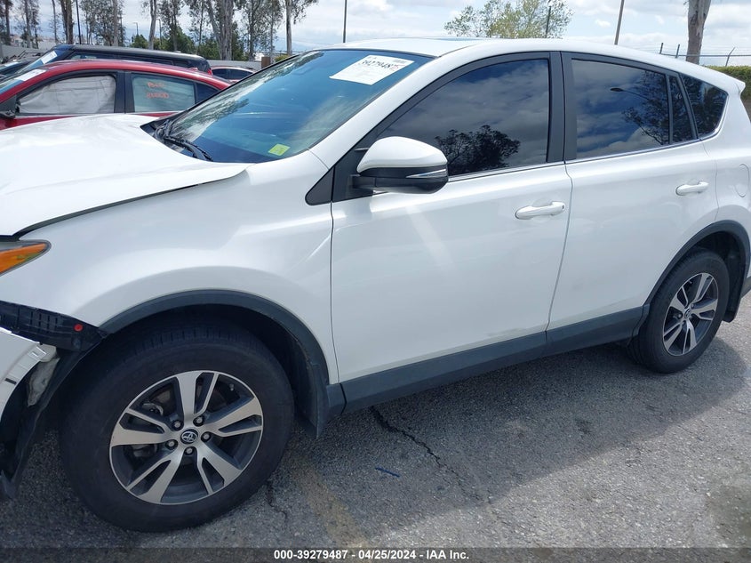 2018 TOYOTA RAV4 XLE - 2T3WFREV8JW514158