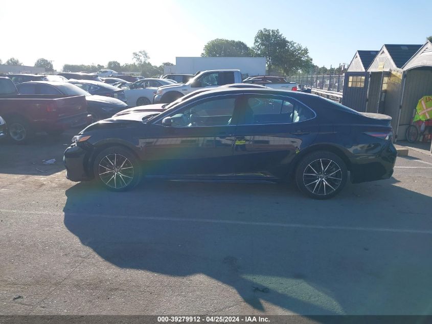 2022 TOYOTA CAMRY SE/SE NIGHT SHADE - 4T1G11AK0NU696632