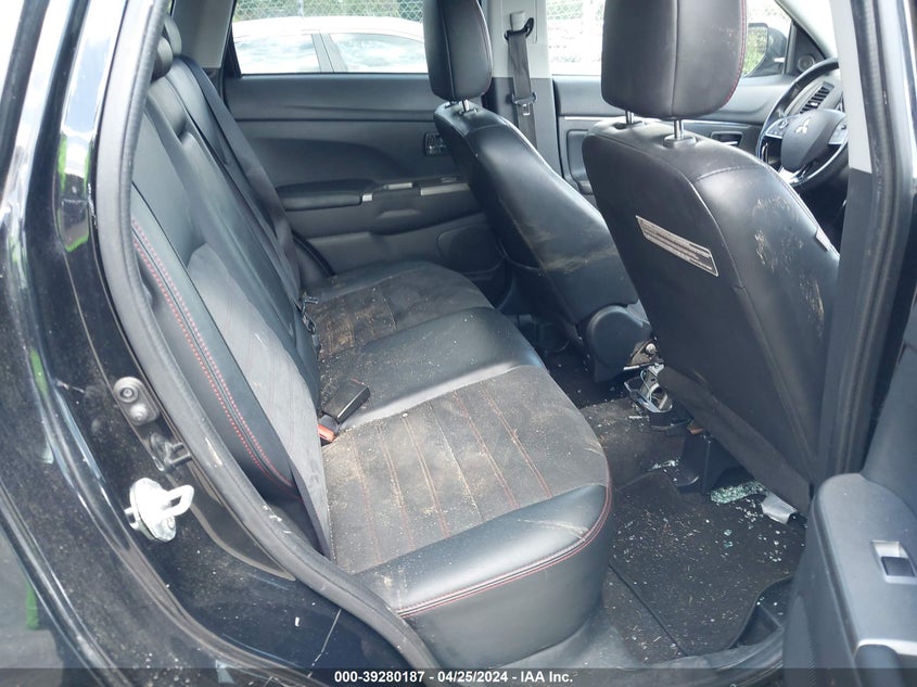 VIN JA4AP3AW7JU014051 2018 MITSUBISHI OUTLANDER SPORT 2.4 SE