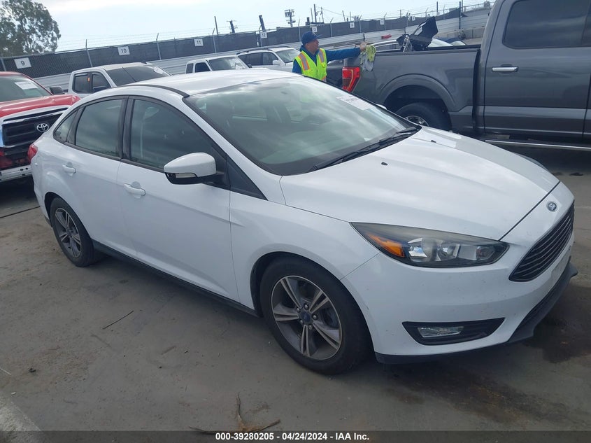 FORD FOCUS SE 2017