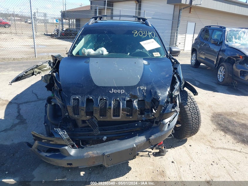 VIN 1C4PJMBS1HW558319 2017 JEEP CHEROKEE TRAILHAWK 4X4