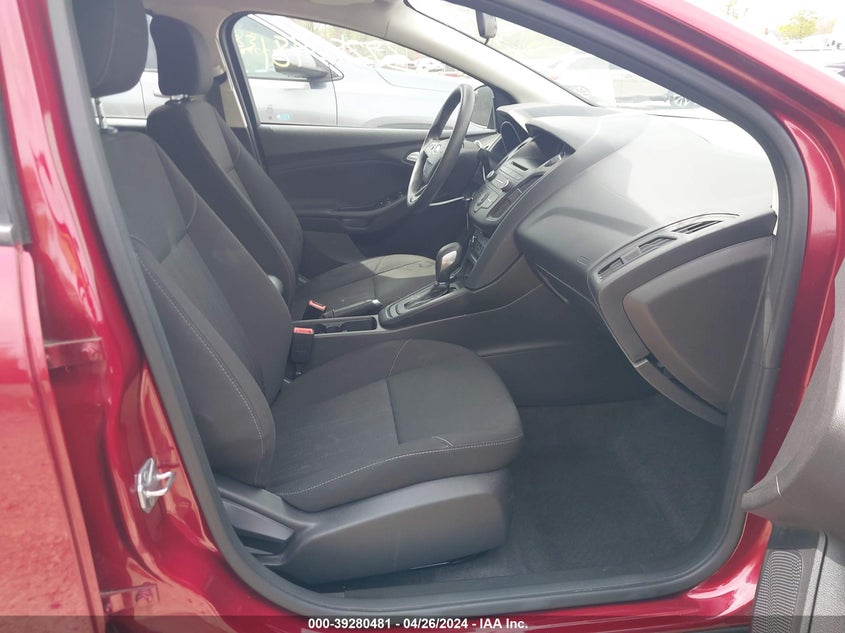 VIN 1FADP3F22HL203981 2017 FORD FOCUS SE