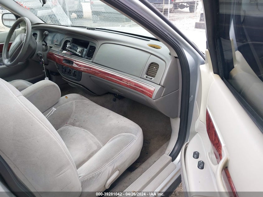 2001 Mercury Grand Marquis Gs VIN: 2MEFM74W51X664107 Lot: 39281042