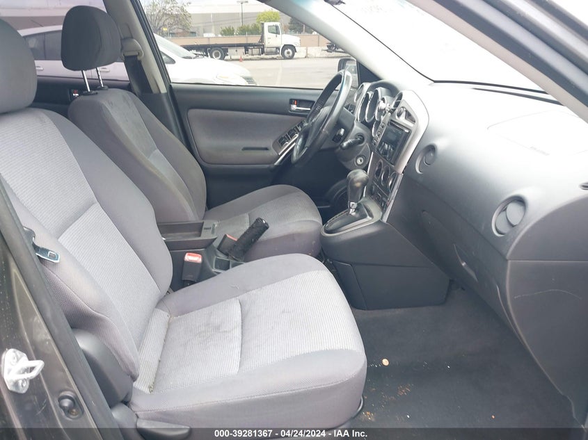 2005 Toyota Matrix Xr VIN: 2T1KR32E05C321588 Lot: 39281367