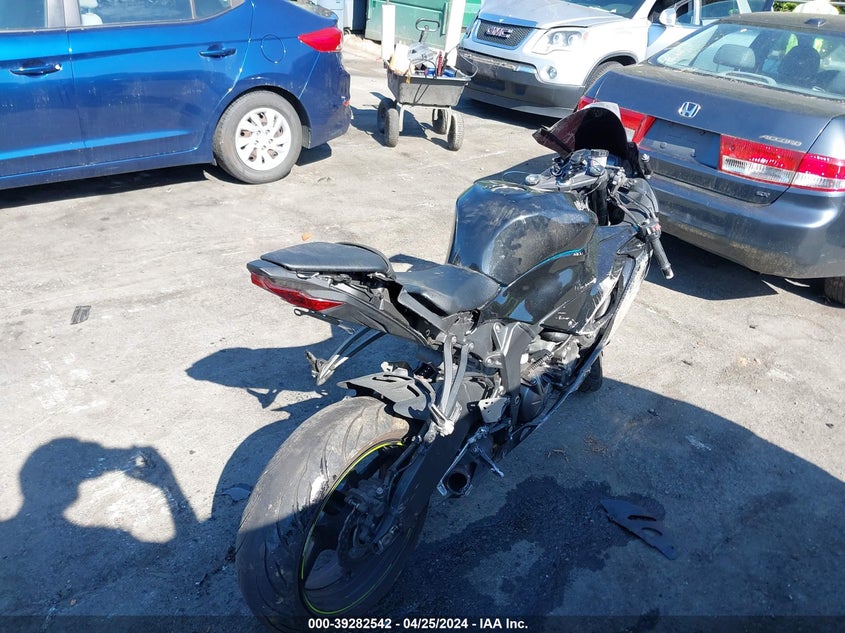 VIN JKBZXJH18MA009492 2021 KAWASAKI ZX636 K