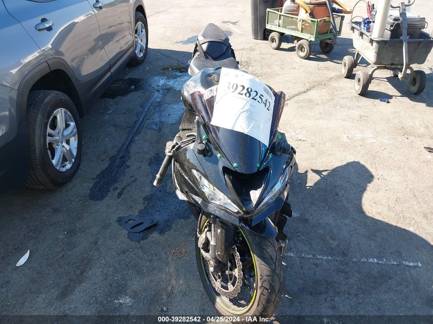 VIN JKBZXJH18MA009492 2021 KAWASAKI ZX636 K