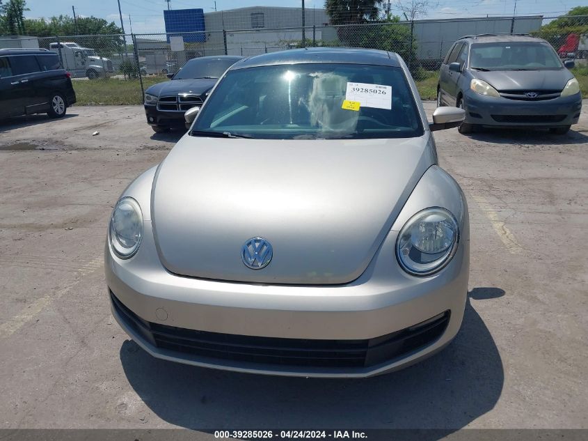 3VWJX7AT1CM665778 | 2012 VOLKSWAGEN BEETLE