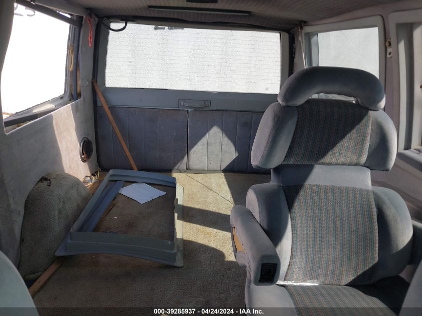 1994 Chevrolet Astro VIN: 1GBEL19W1RB192769 Lot: 39285937