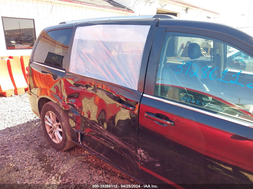 VIN 2C4RDGCG4JR267968 2018 DODGE GRAND CARAVAN SXT