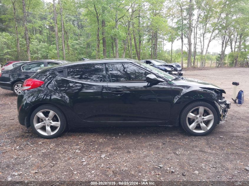 2014 Hyundai Veloster Base W/Gray VIN: KMHTC6ADXEU213817 Lot: 39287039