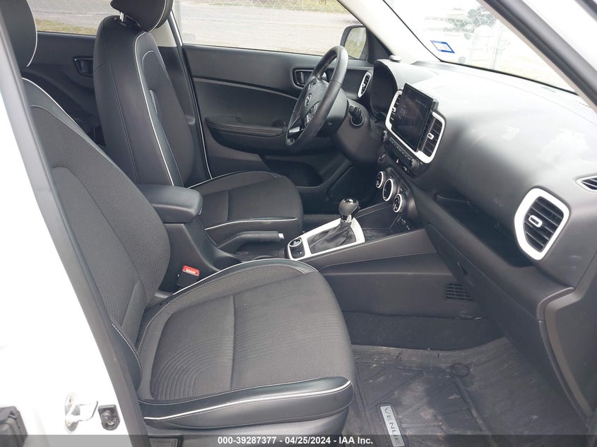2022 Hyundai Venue Limited VIN: KMHRC8A37NU201069 Lot: 39287377