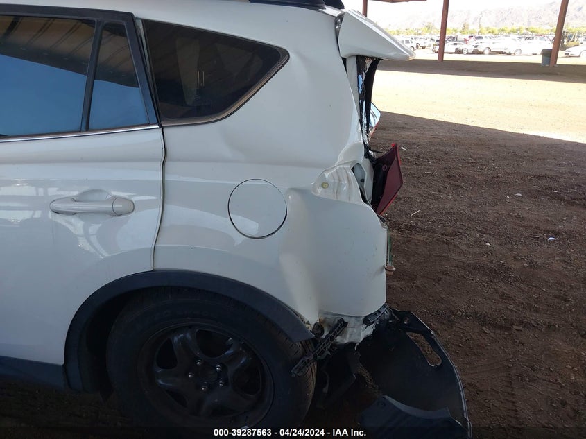 2015 TOYOTA RAV4 LE - JTMZFREVXFD076213