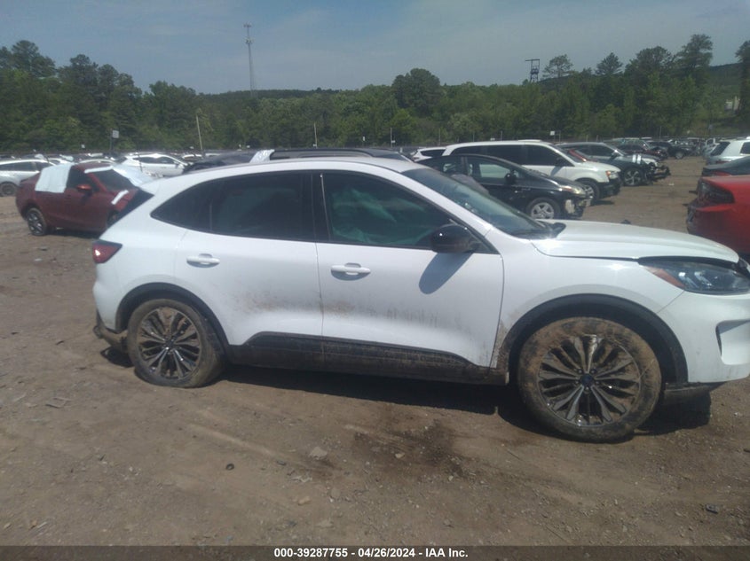 2022 FORD ESCAPE SE - 1FMCU0G61NUB57642